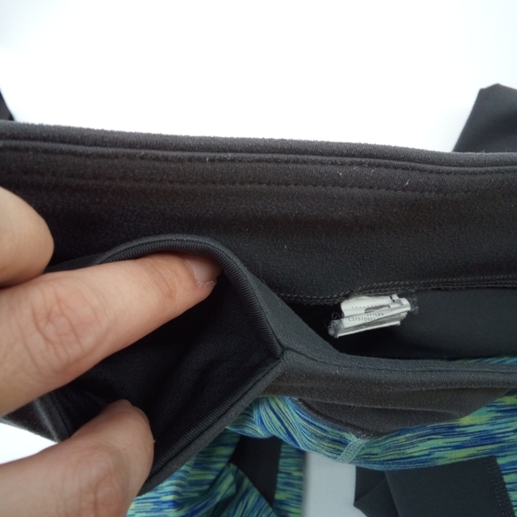 Fabletics Salar Capri Green Blue Gray Waist Pocket Multicolored Leggings XS - Picture 8 of 11